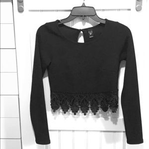 Gorgeous long sleeve black crop top